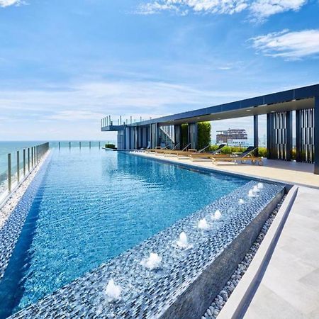 The Base Infinity Leilighet Pattaya Eksteriør bilde