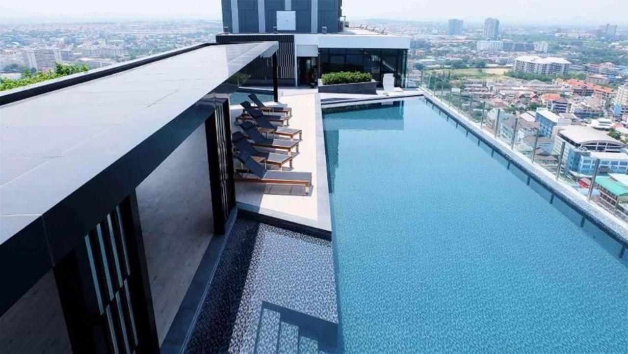 The Base Infinity Leilighet Pattaya Eksteriør bilde