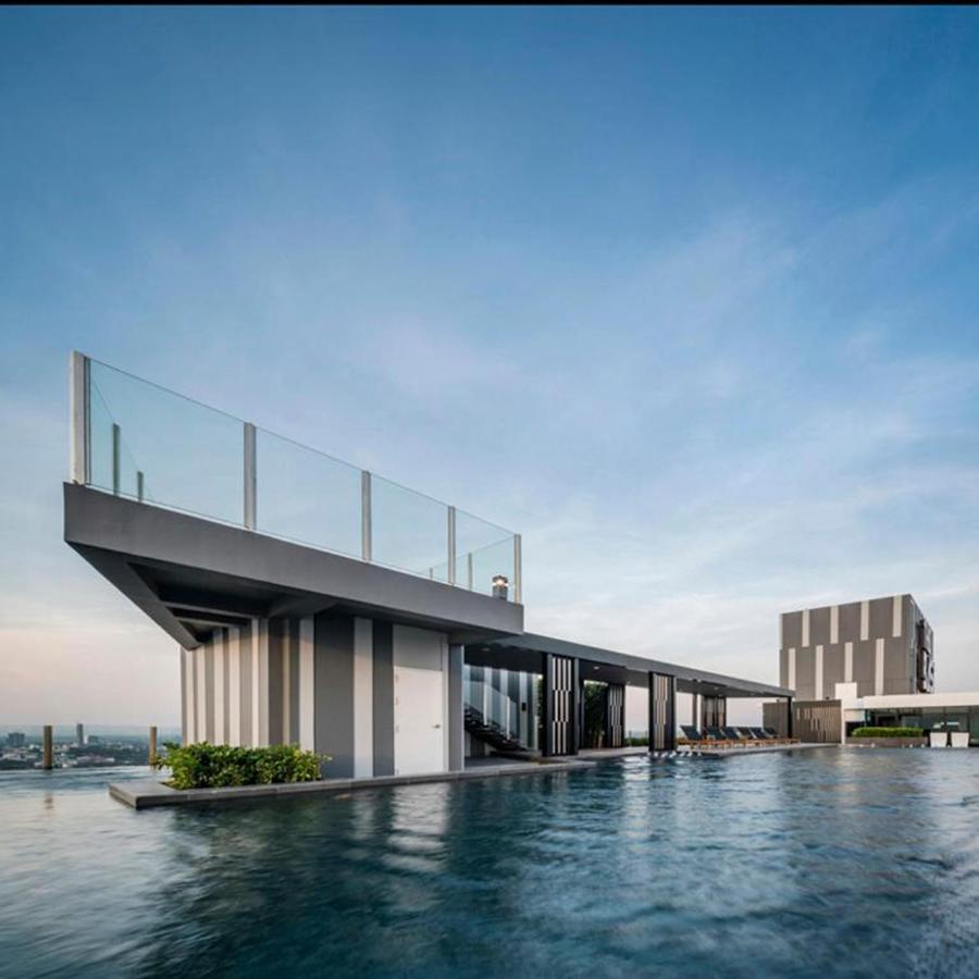The Base Infinity Leilighet Pattaya Eksteriør bilde