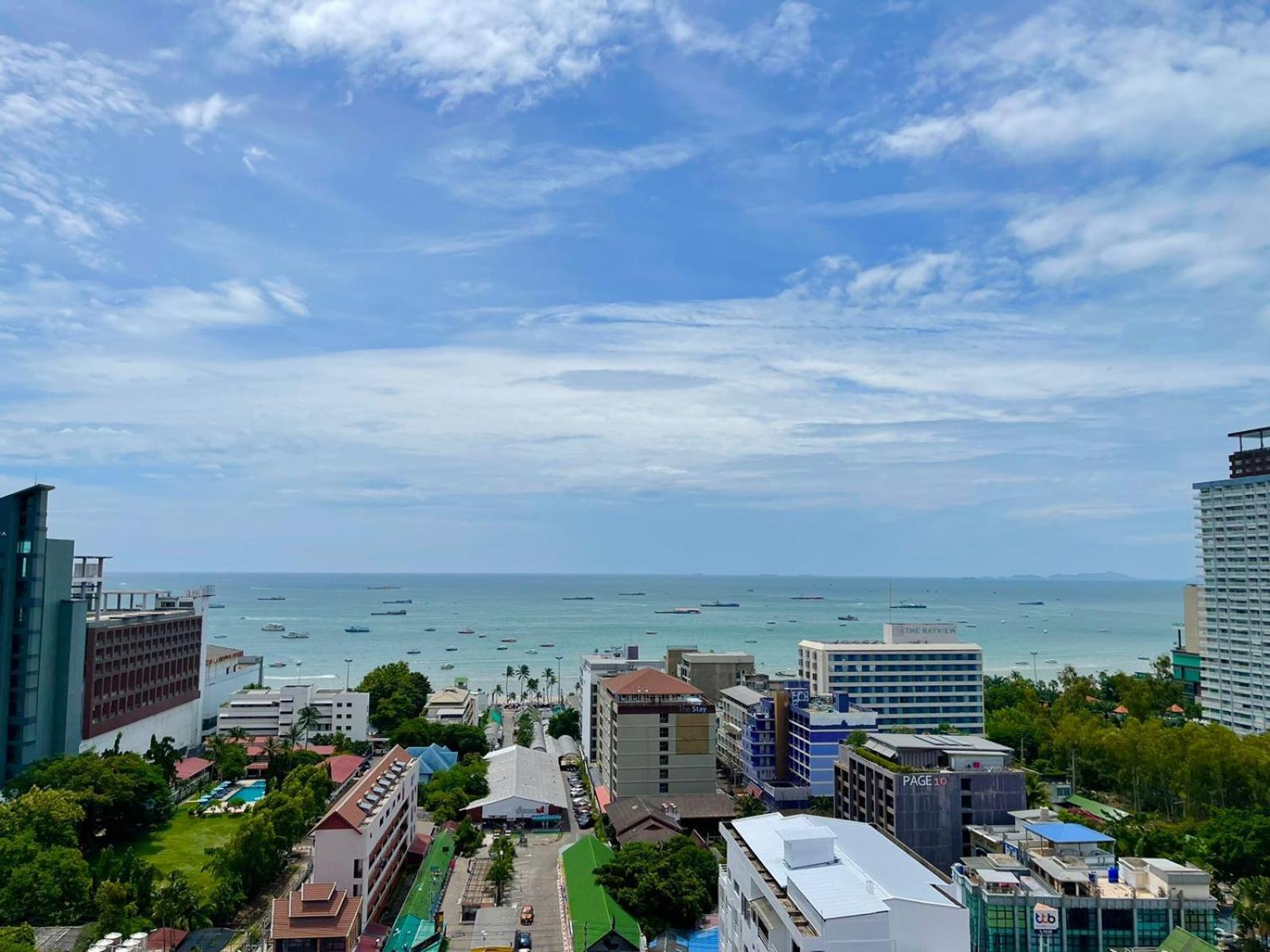 The Base Infinity Leilighet Pattaya Eksteriør bilde
